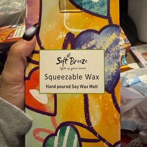 Soft Breeze Squeezable Wax Melt